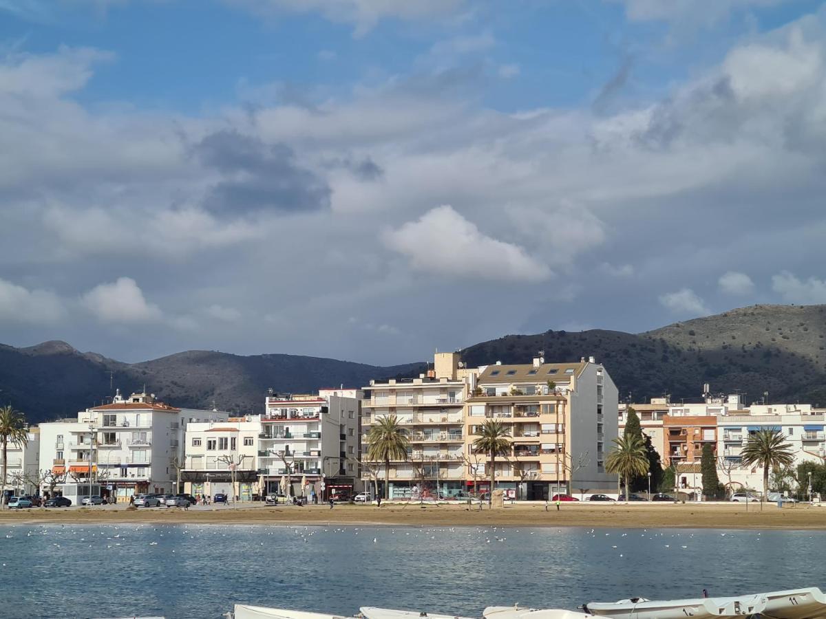 Acogedor Apartamento Vistas Al Mar Росас Экстерьер фото