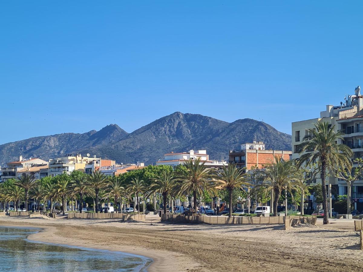 Acogedor Apartamento Vistas Al Mar Росас Экстерьер фото