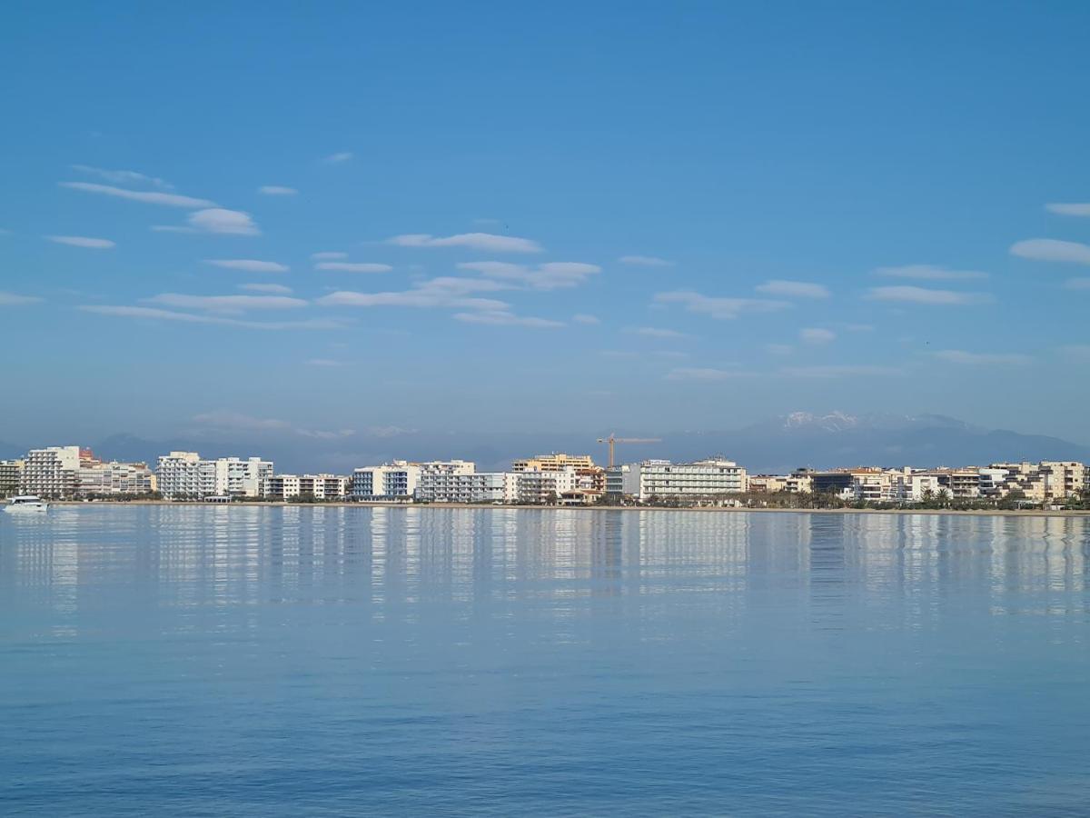 Acogedor Apartamento Vistas Al Mar Росас Экстерьер фото